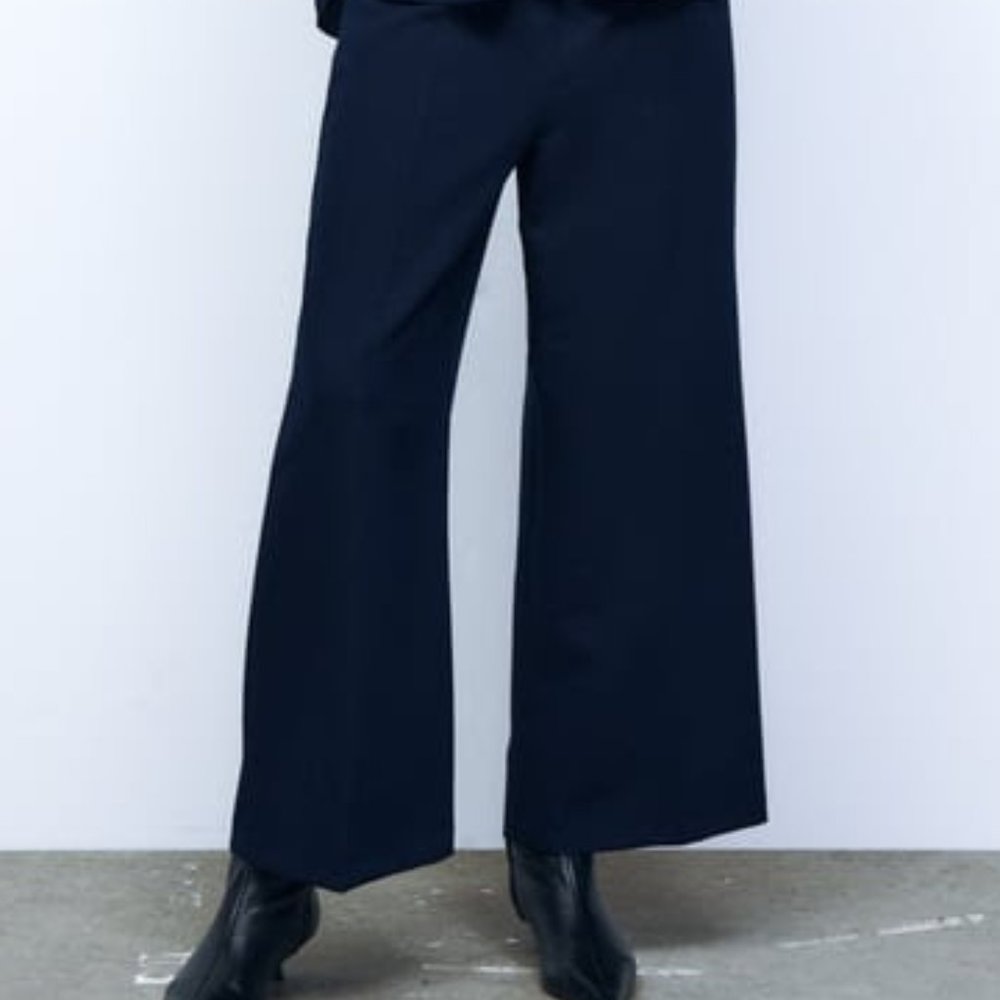 Zara Culottes, Navy, Size Medium - NWT